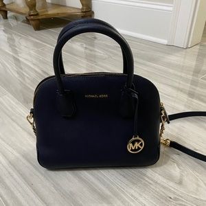 Medium Micael Kors Purse